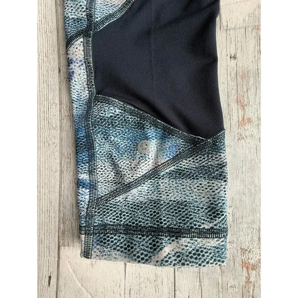 Lululemon Women’s Pace Rival Crop Blues Size 6 - Picture 5 of 6